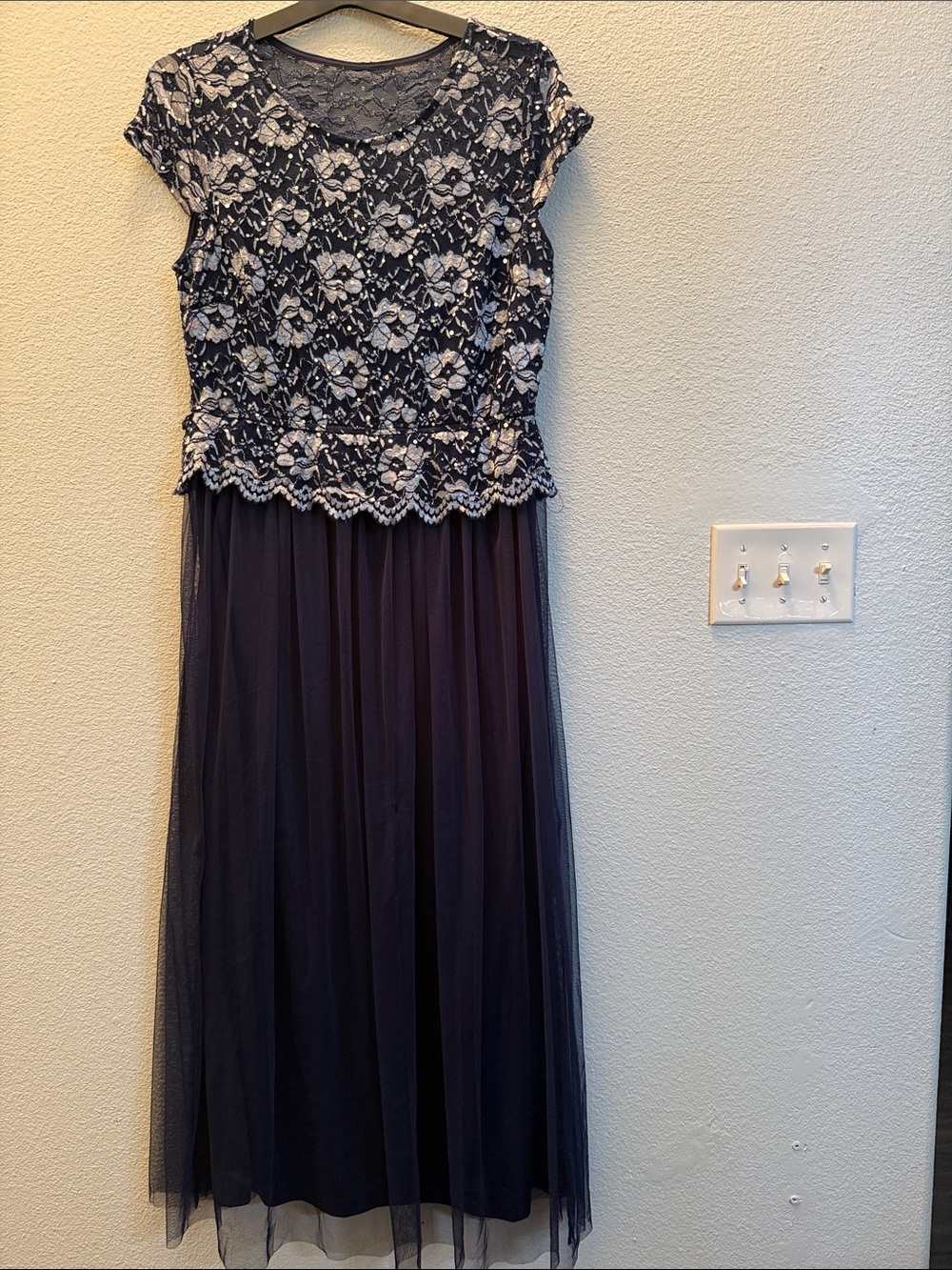 Elegant Navy Lace Bodice Tulle Skirt Girls' Formal Dress